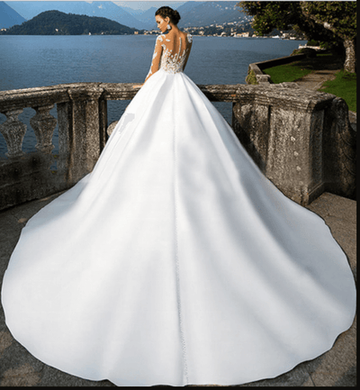 Foreign trade wedding dress wedding bride 2021 new long sleeve shoulder Korean style long tail satin lace custom